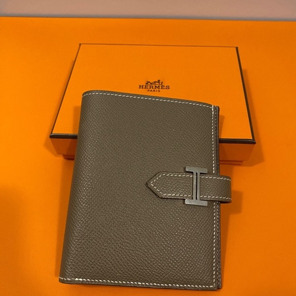 ⭐️New⭐️ Hermes Bearn Compact Wallet - Picture 5 of 5